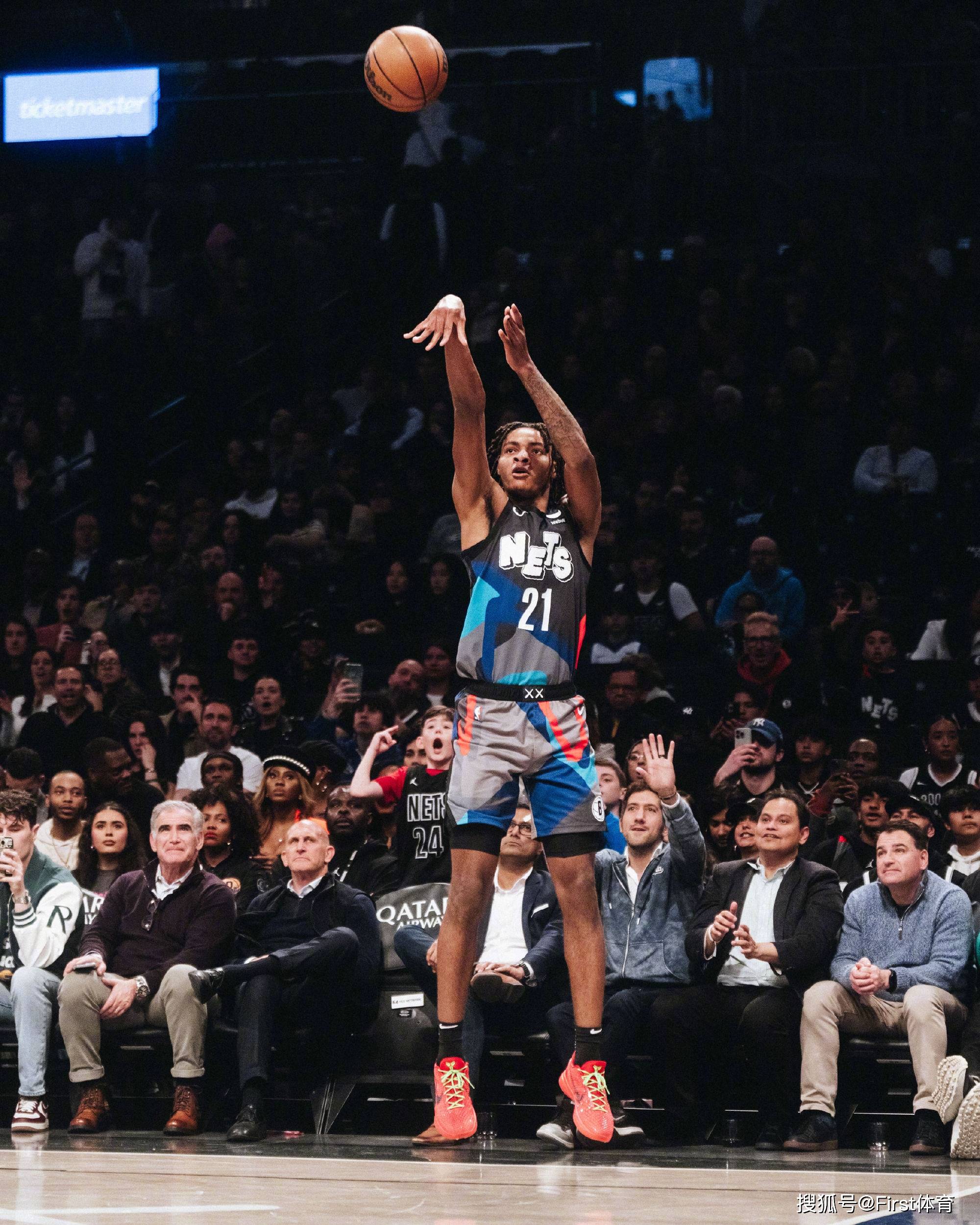 星空体育官网-逆转之夜！篮网最后时刻连续得分取胜，的话新闻.-星空体育官网