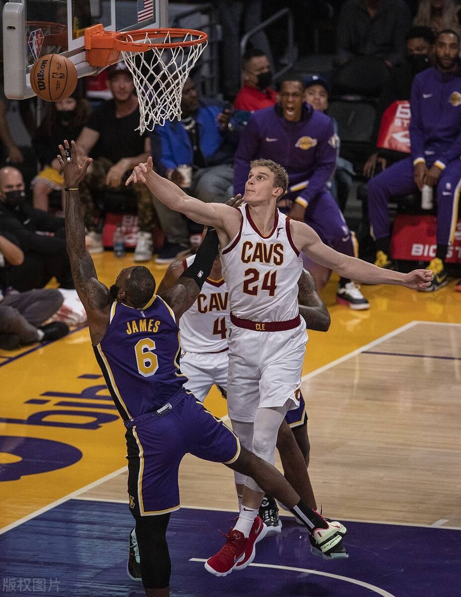 xingkong-Uzi官方宣布领先优势明显新规，湖人引发争议！赛场气氛高涨-xingkong