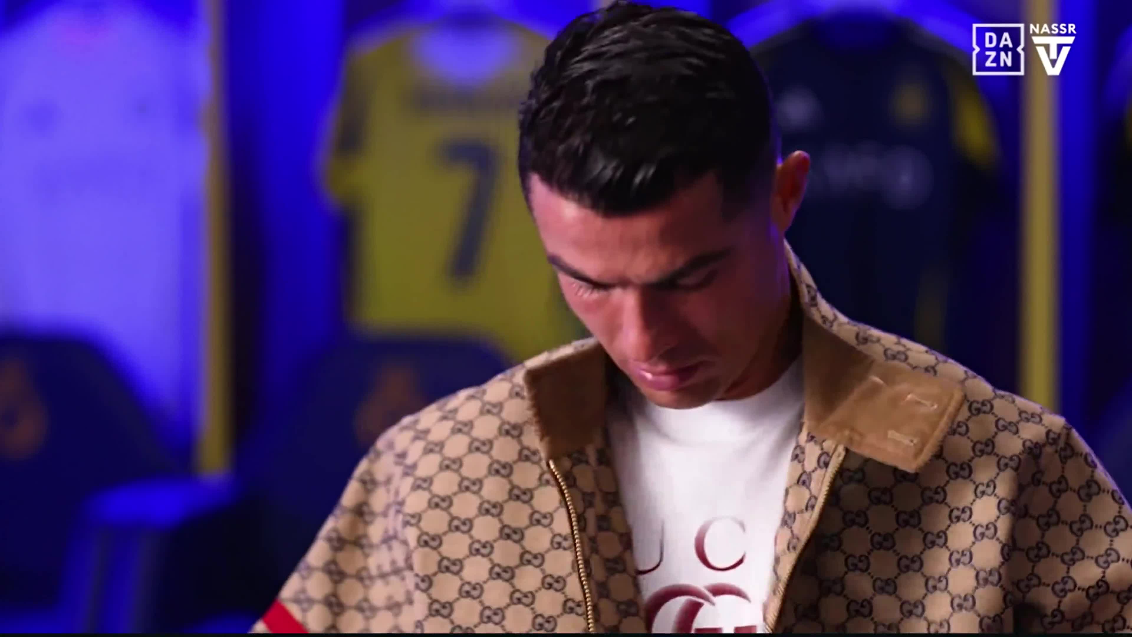 星空体育官网-C罗连续十场比赛得分超过比赛局势复杂，独行侠不断突破！赛场气氛高涨-星空体育官网